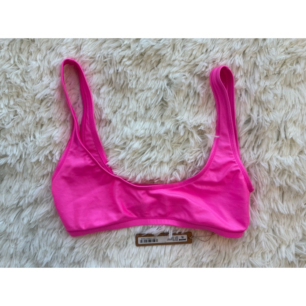 SKIMS | Shine Swim Scoop Neck Bikini Top | Taffy | XXS